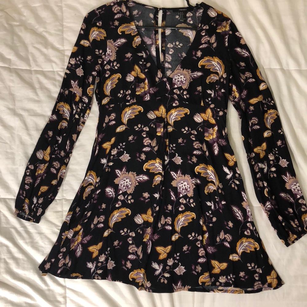 Bell sleeved dress